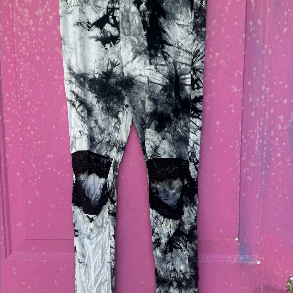 Black and White Tie-Dye Performance Leggings